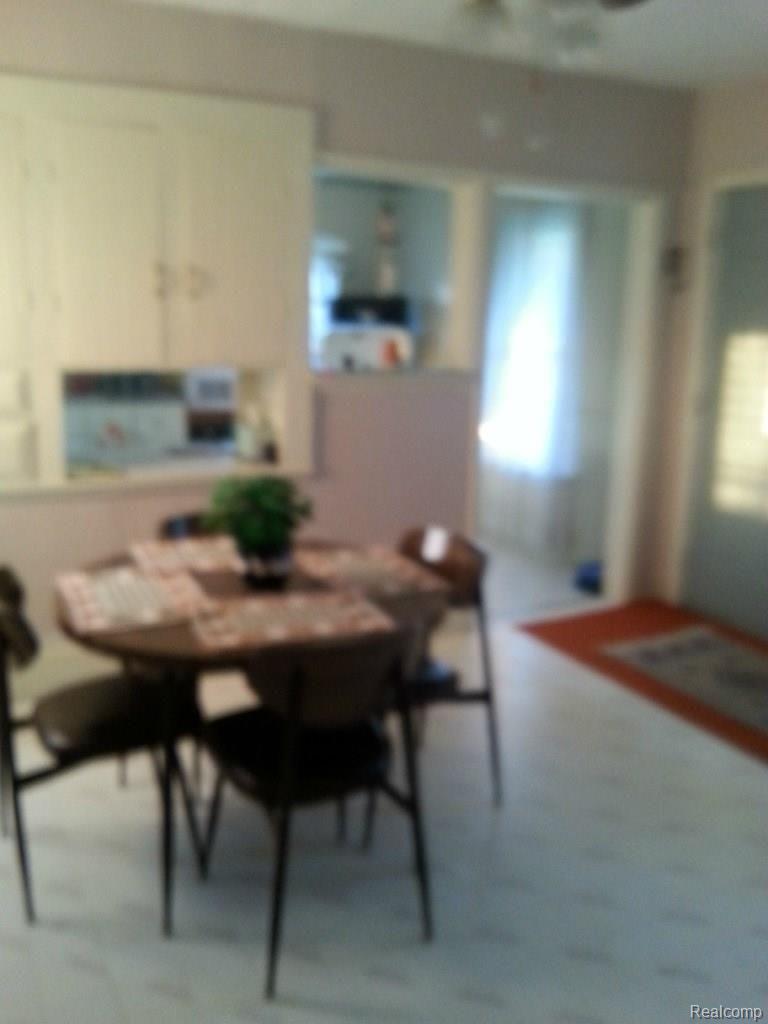11540 West Allen Road Fowlerville, MI 48836 - Photo 9 of 17 20140929_184623.jpg