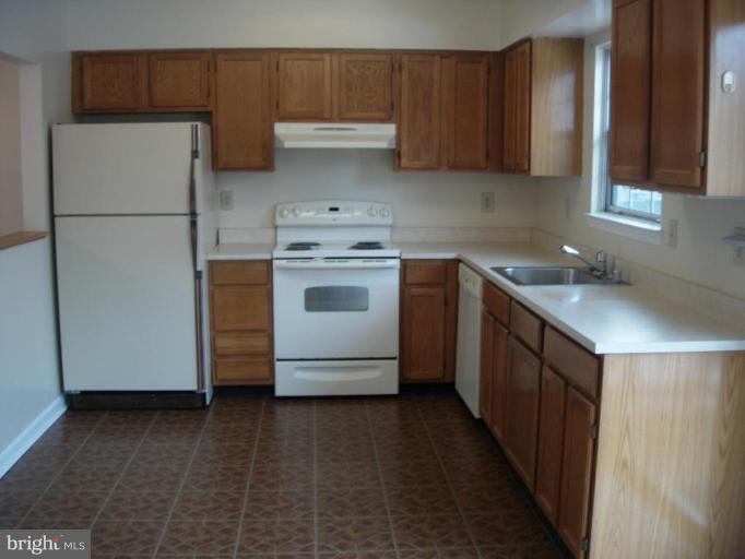 6 Winehurst Road Catonsville, MD 21228 - Photo 6 of 17 Kitchen