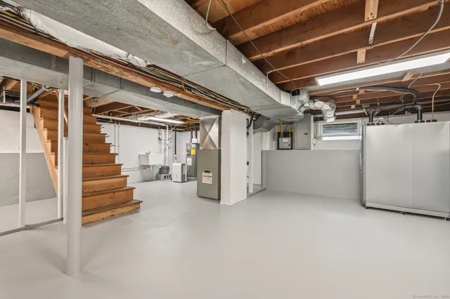 $650,000 | 45 Hill Top Road, Morris, CT 06763