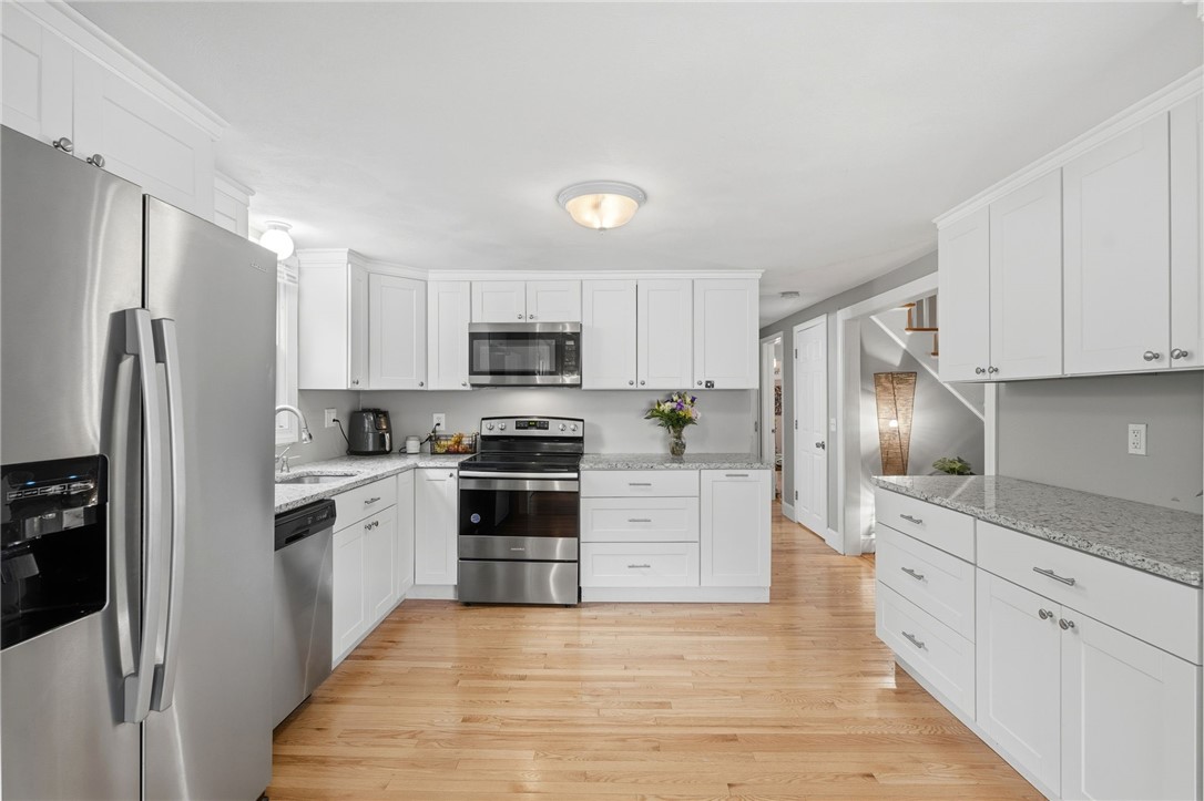 34 Wood Street Coventry, RI 02816 - Photo 4 of 36