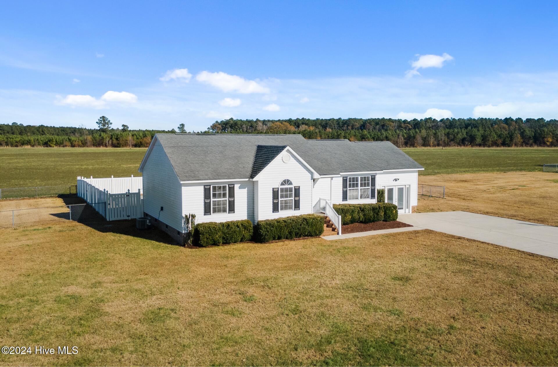 4572 Wyse Fork Road Dover, NC 28526 - Photo 2 of 29 22