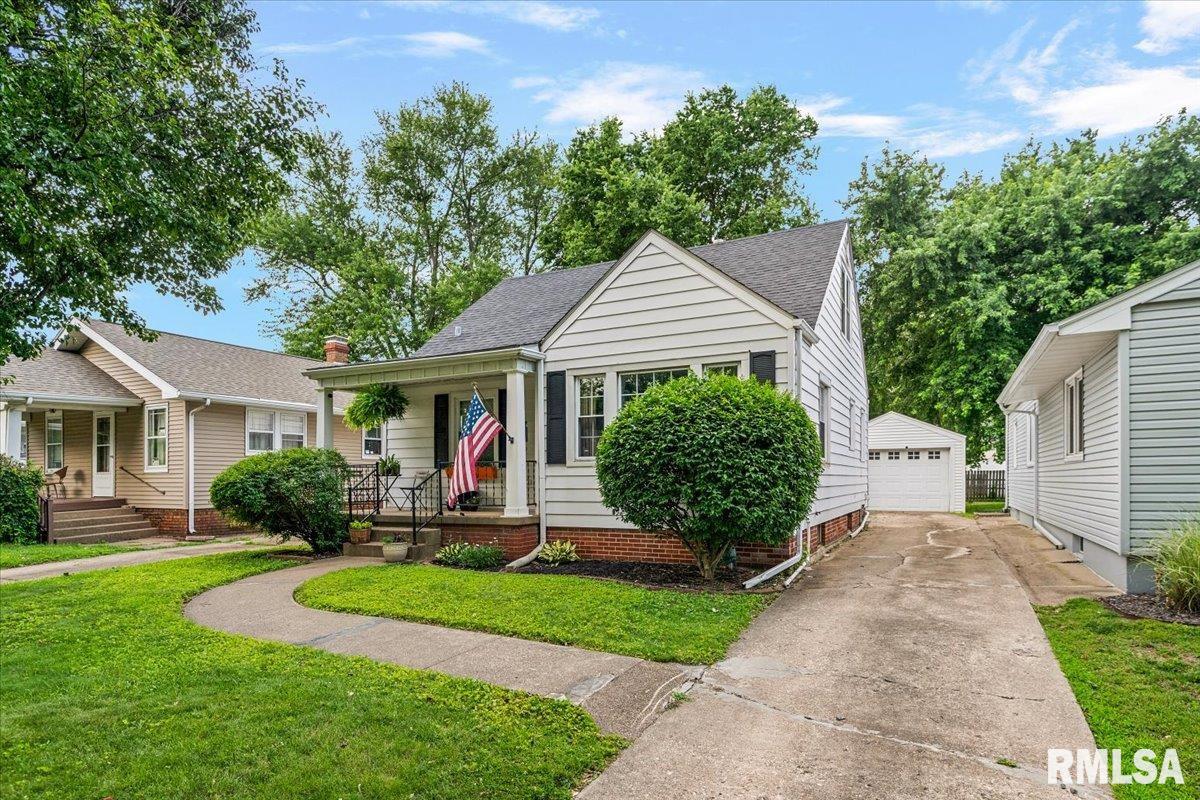 1713 Holmes Avenue Springfield, IL 62704 - Photo 3 of 30