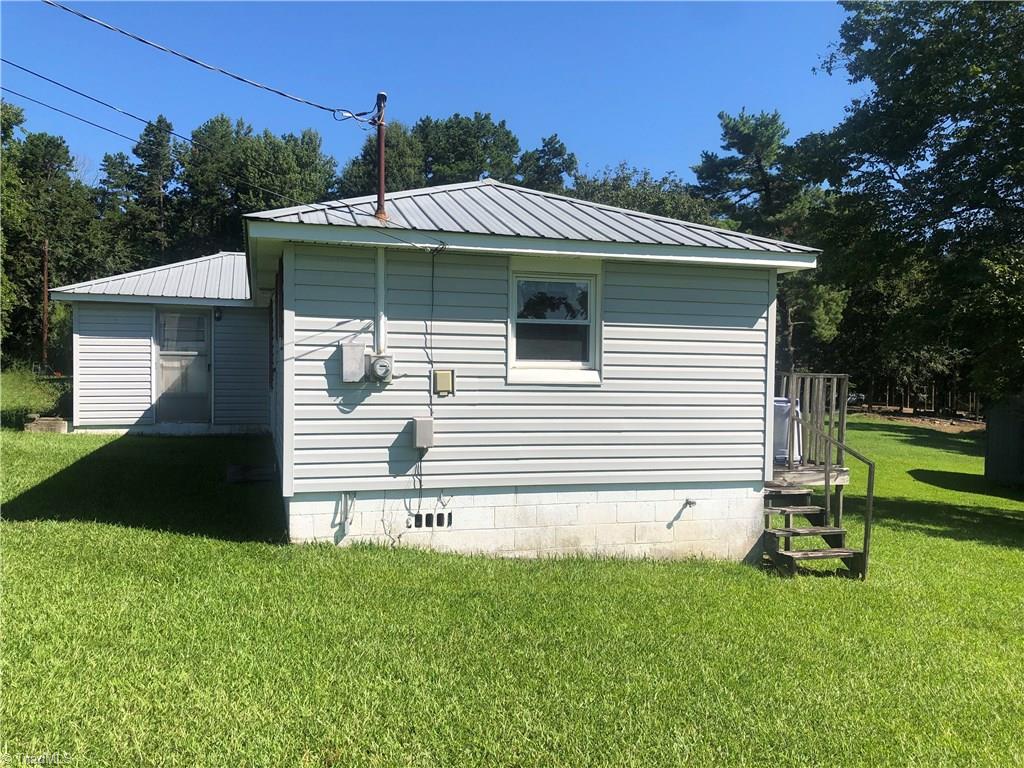 1945 Cunningham Road Thomasville, NC 27360 - Photo 2 of 3