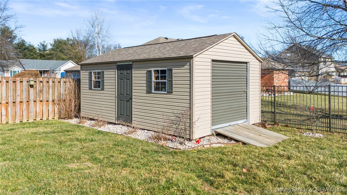 2526 Poplar Ridge Lane Madison, IN 47250 - Photo 5 of 46