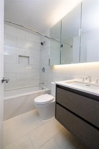 $5,000 | 115 East 34th Street, Unit 2102 | Murray Hill