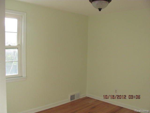1772 Graefield Road Birmingham, MI 48009 - Photo 11 of 11 031.JPG