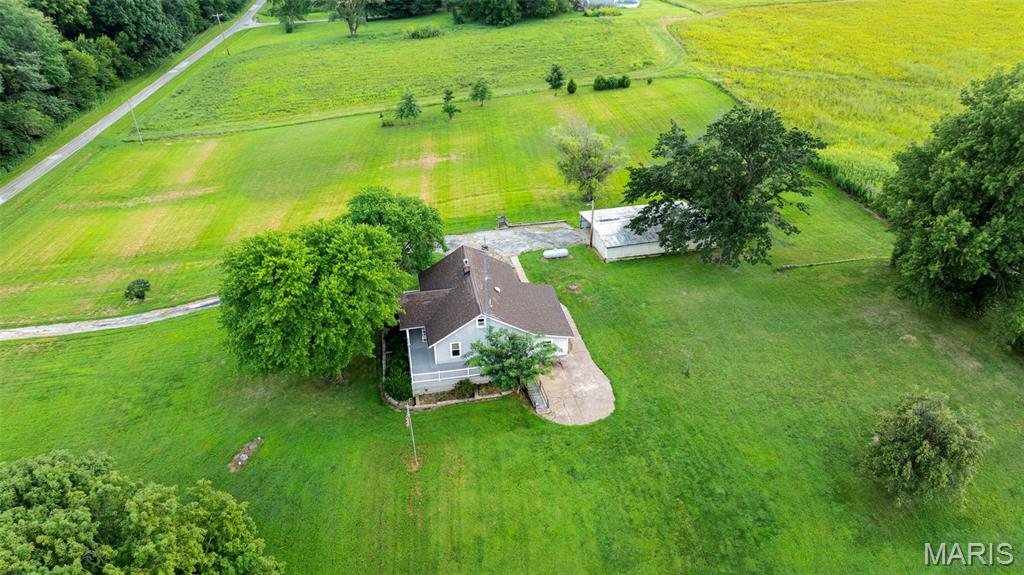 25159 East County Line Road Waggoner, IL 62572 - Photo 5 of 49 Gallery Image 5
