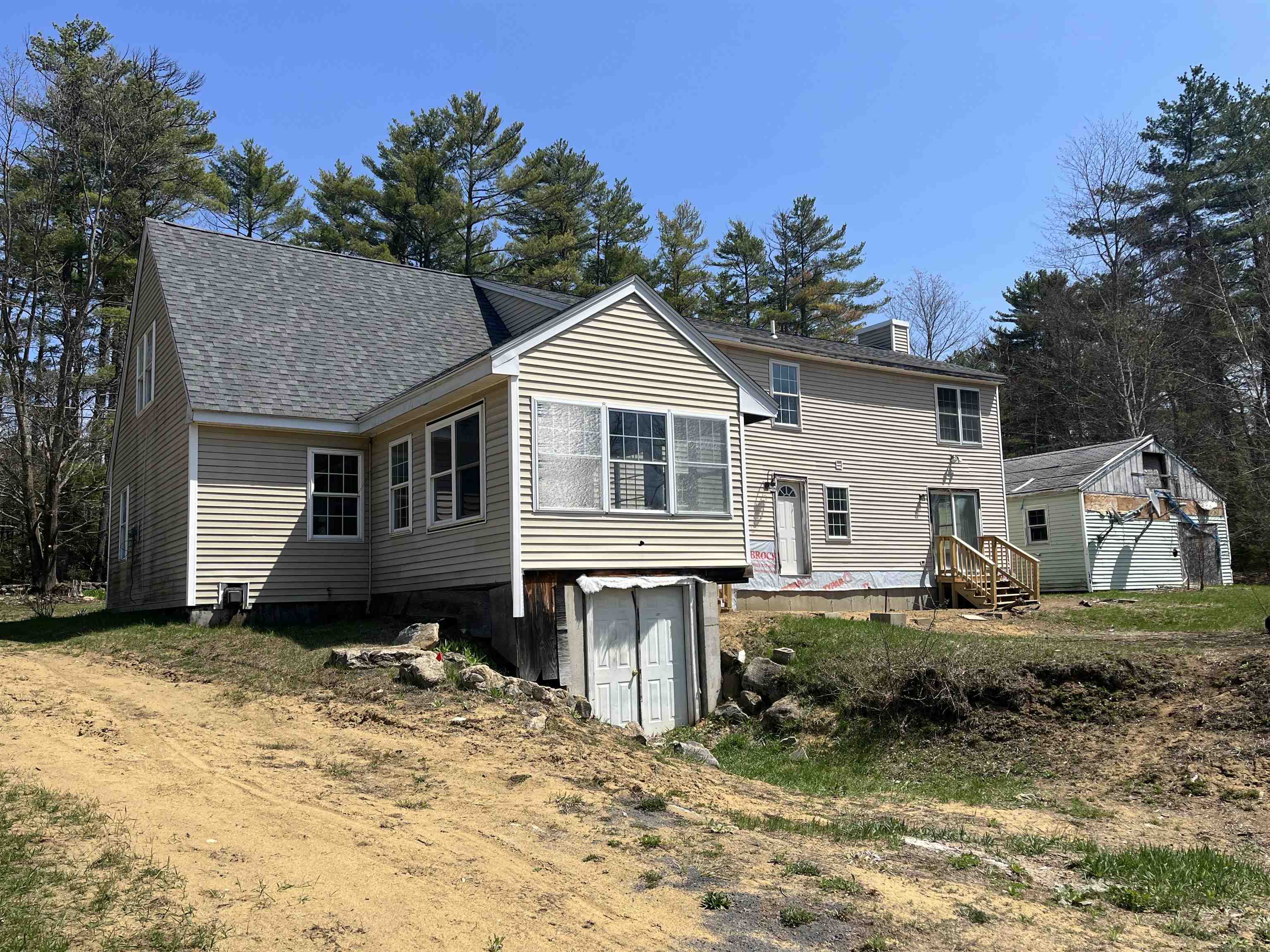 278 Stage Road Nottingham, NH 03290 - Photo 3 of 24