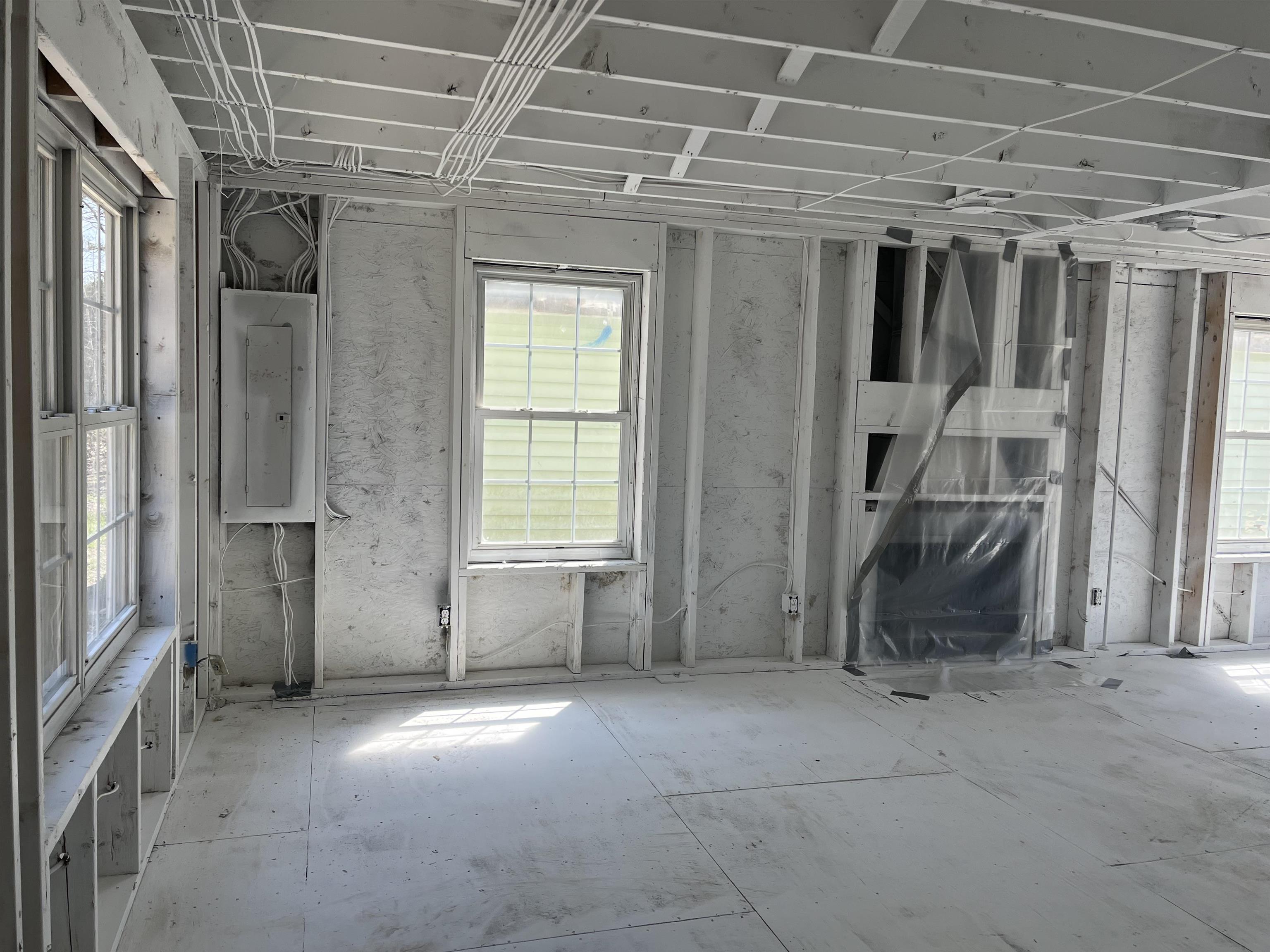 278 Stage Road Nottingham, NH 03290 - Photo 4 of 24