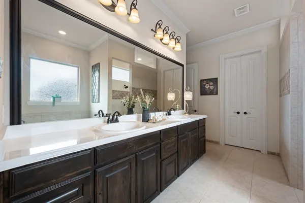 $469,000 | 408 Blue Daze Court, Burleson, TX 76028