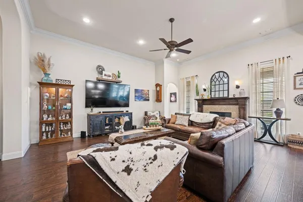 $469,000 | 408 Blue Daze Court, Burleson, TX 76028