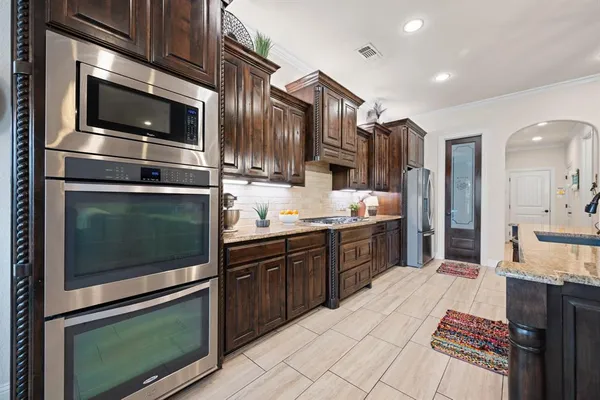 $469,000 | 408 Blue Daze Court, Burleson, TX 76028