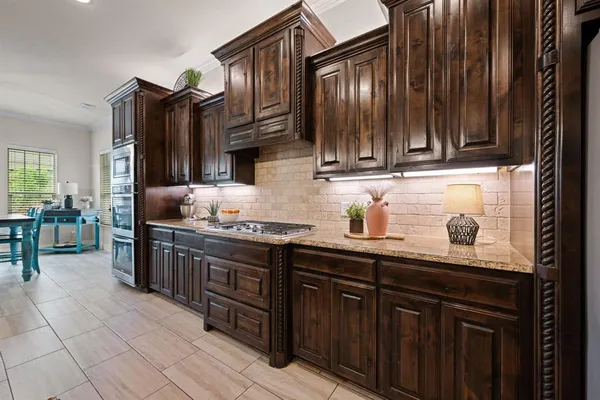 $469,000 | 408 Blue Daze Court, Burleson, TX 76028