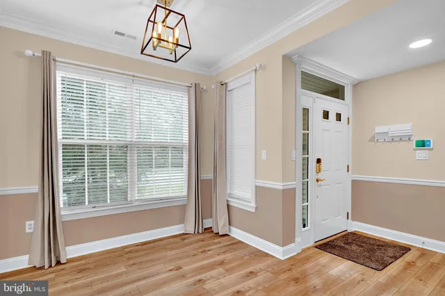 a view of livingroom with furniture and windows