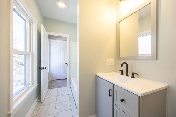 $2,100 | 584 Mt Hope Street, Unit 2, North Attleboro, MA 02760