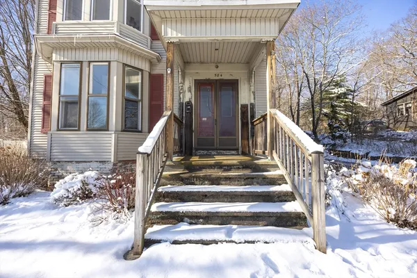 $2,100 | 584 Mt Hope Street, Unit 2, North Attleboro, MA 02760