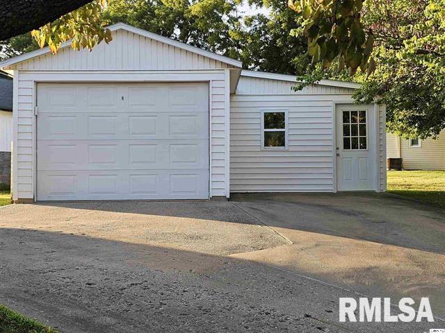 1933 State Street Quincy, IL 62301 - Photo 4 of 5 Gallery Image 4