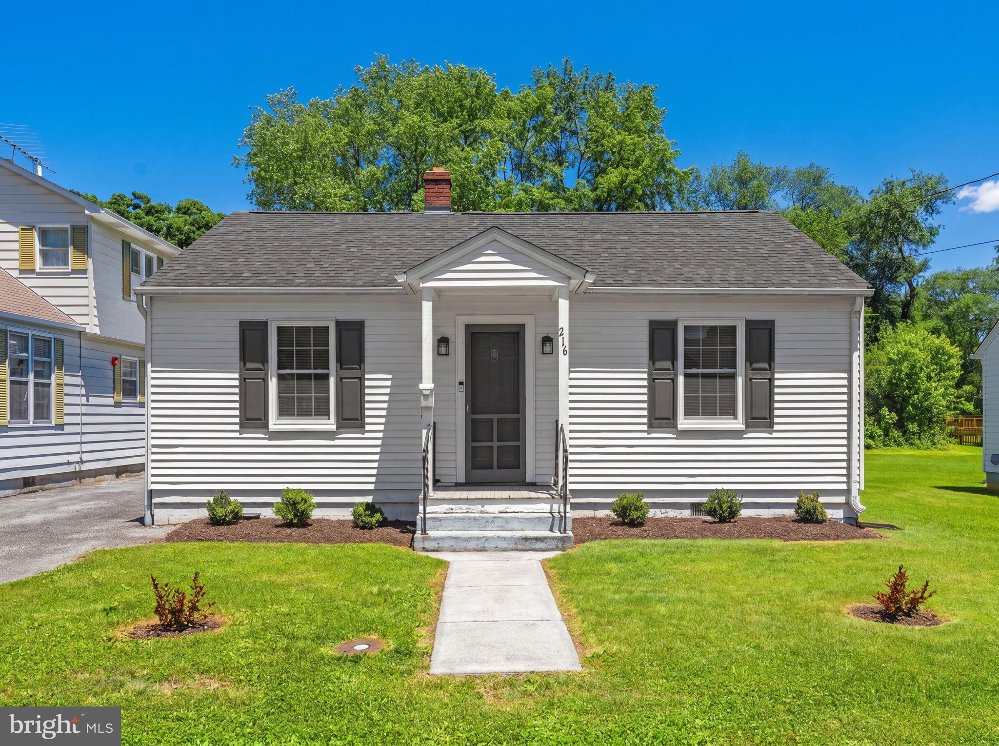 216 Walnut Street Berryville, VA 22611 - Photo 1 of 39