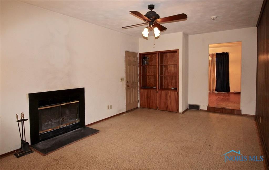 2124 Woonsocket Road Toledo, OH 43615 - Photo 3 of 36 Gallery Image 3