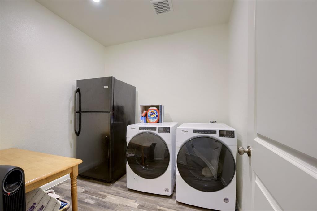 420 Jameson Springtown, TX 76082 - Photo 23 of 29 a utility room with dryer and washer