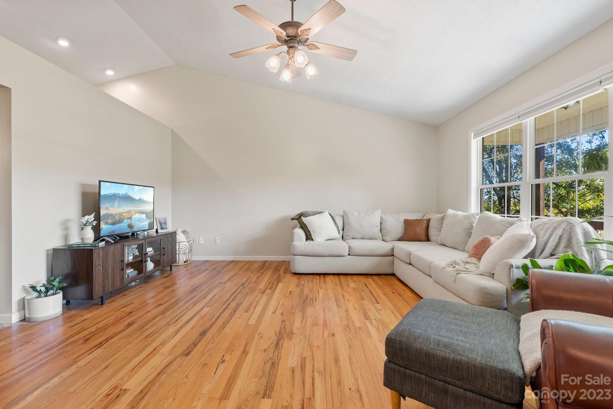 96 Mauney Cove Road Waynesville, NC 28786 - Photo 8 of 39 Gallery Image 8