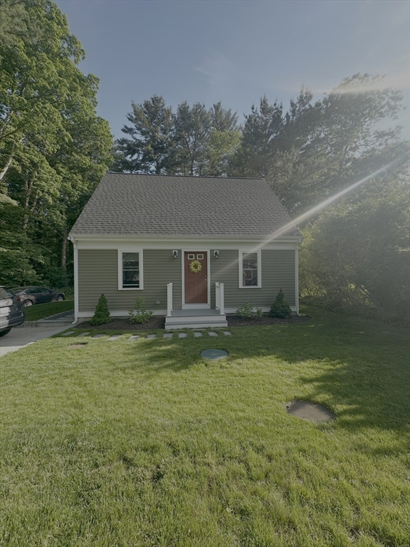 4 Upton Street Halifax, MA 02338 - Photo 2 of 25