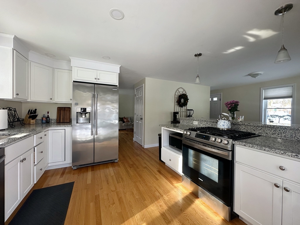 4 Upton Street Halifax, MA 02338 - Photo 3 of 25