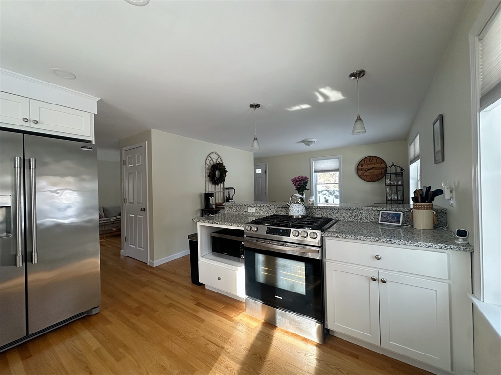 4 Upton Street Halifax, MA 02338 - Photo 5 of 25