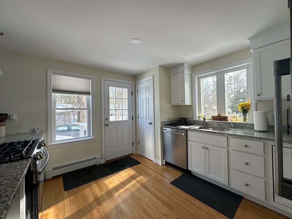 4 Upton Street Halifax, MA 02338 - Photo 6 of 25