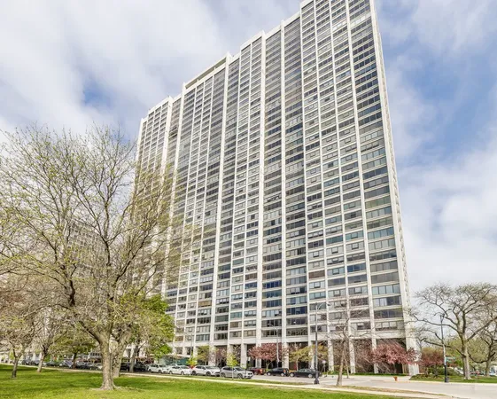 $11,000 | 2800 North Lake Shore Drive, Unit 38143816, Chicago, IL 60657