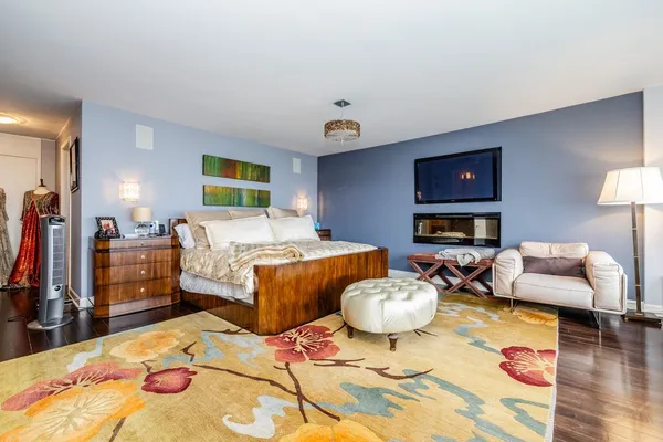 $11,000 | 2800 North Lake Shore Drive, Unit 38143816, Chicago, IL 60657