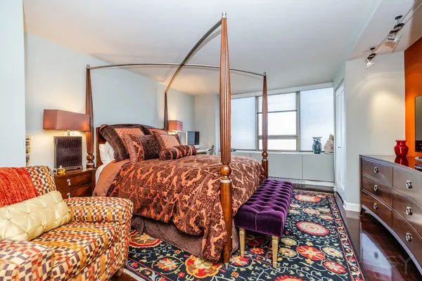 $11,000 | 2800 North Lake Shore Drive, Unit 38143816, Chicago, IL 60657