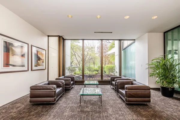$11,000 | 2800 North Lake Shore Drive, Unit 38143816, Chicago, IL 60657