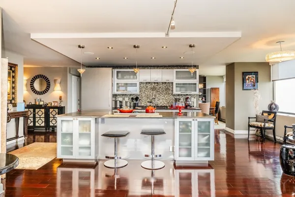 $11,000 | 2800 North Lake Shore Drive, Unit 38143816, Chicago, IL 60657