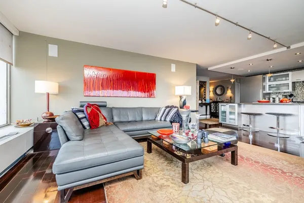$11,000 | 2800 North Lake Shore Drive, Unit 38143816, Chicago, IL 60657