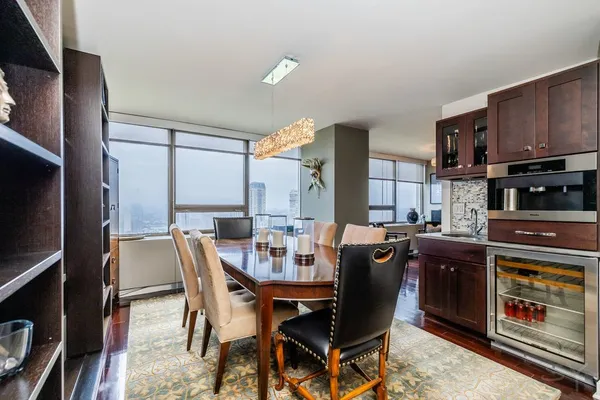 $11,000 | 2800 North Lake Shore Drive, Unit 38143816, Chicago, IL 60657