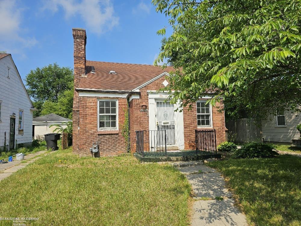 19019 Annchester Road Detroit, MI 48219 - Photo 1 of 9 50180018-be594e0f-c6d7-4ae3-bac0-fd1eaf99c630.JPG