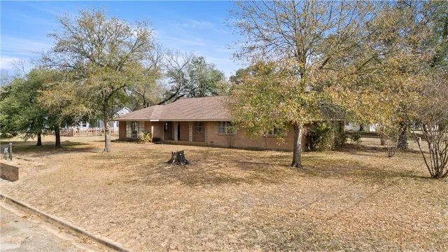 $385,000 | 506 Maple Street, Calvert, TX 77837