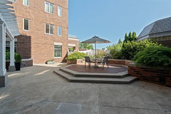 $995,000 | 950 Massachusetts Avenue, Unit 307, Cambridge, MA 02139