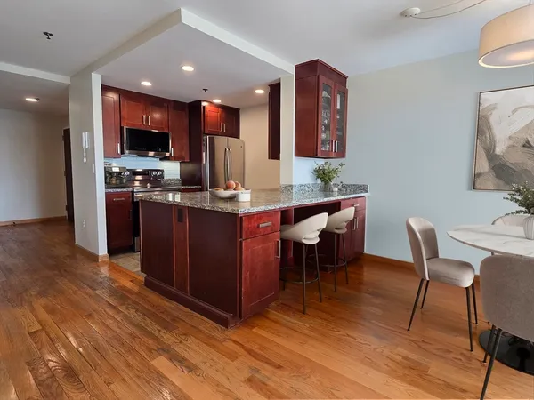 $995,000 | 950 Massachusetts Avenue, Unit 307, Cambridge, MA 02139