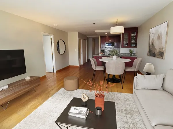 $995,000 | 950 Massachusetts Avenue, Unit 307, Cambridge, MA 02139