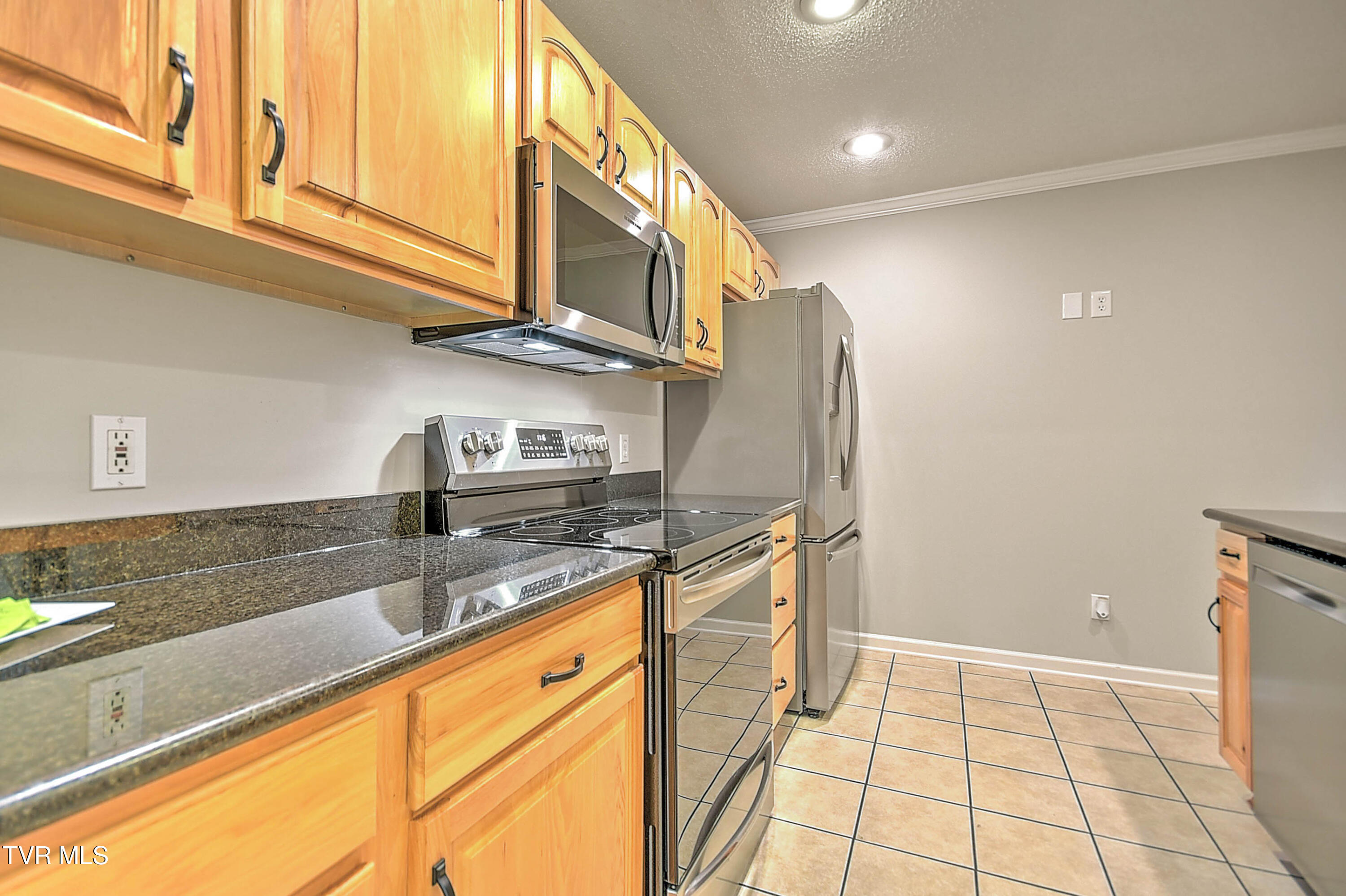 140 Robinson Walk, Unit B Bristol, TN 37620 - Photo 16 of 57 140 Robinson Walk GUnit-17