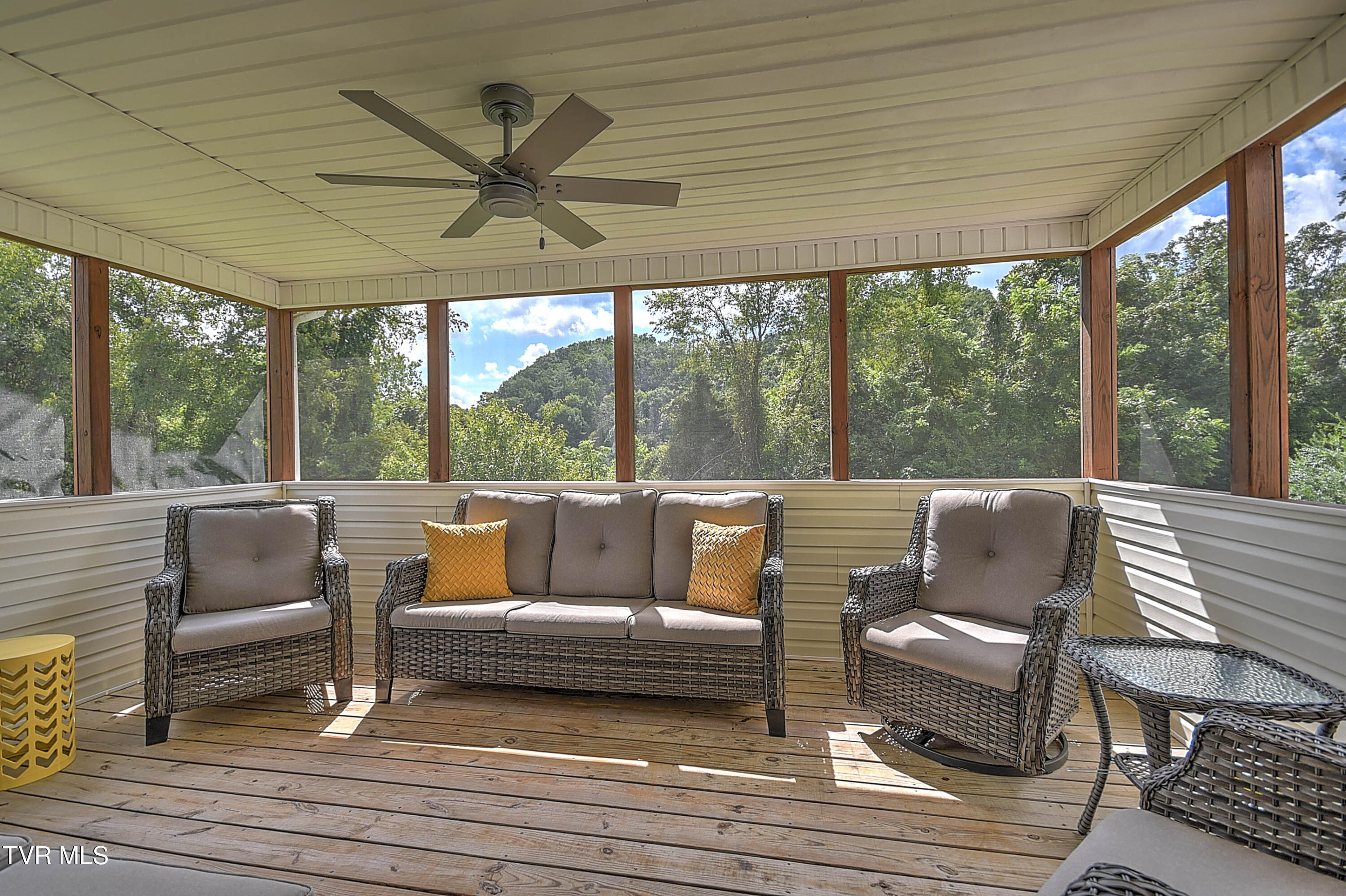 140 Robinson Walk, Unit B Bristol, TN 37620 - Photo 20 of 57 140 Robinson Walk GUnit-39