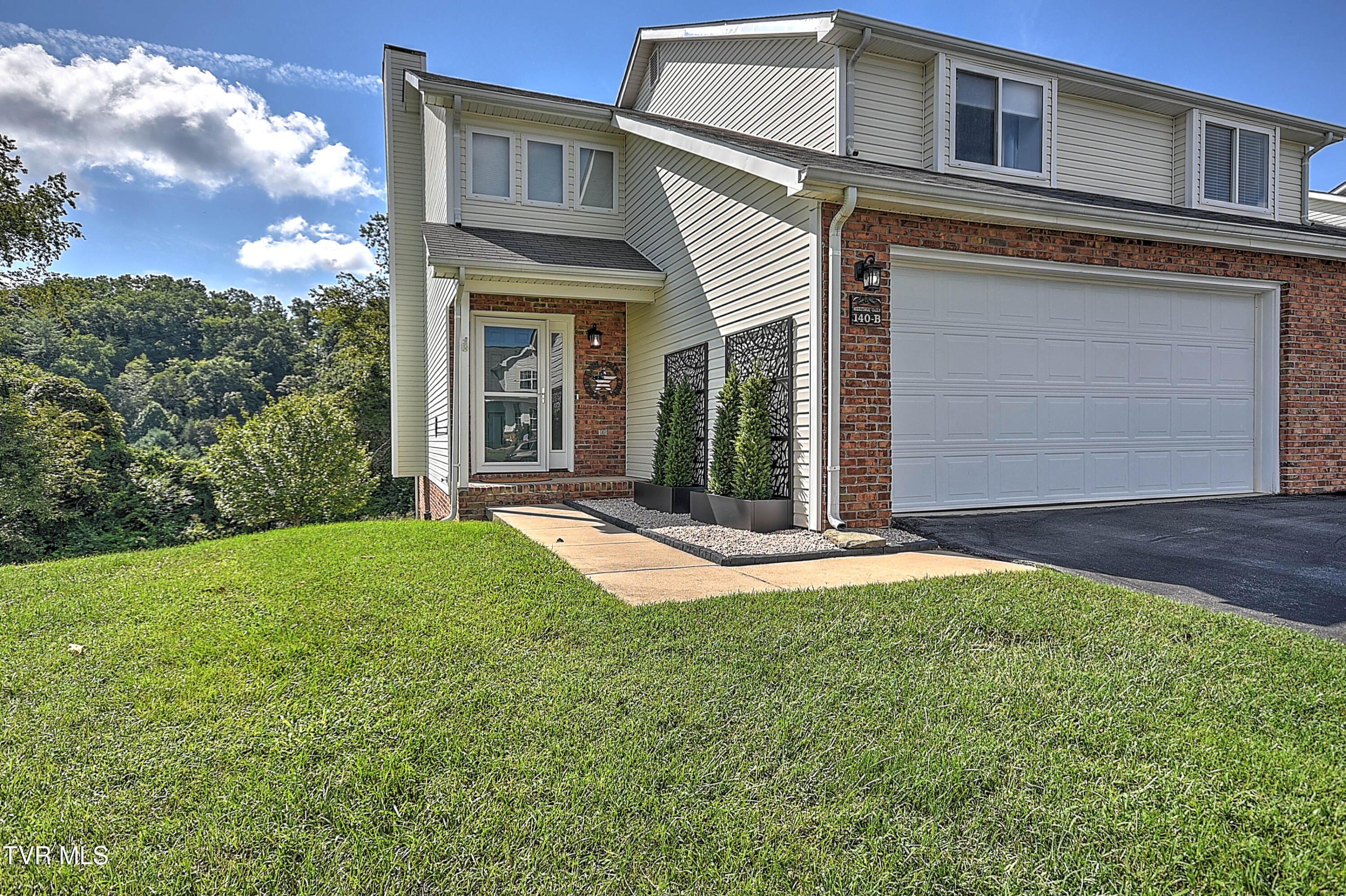 140 Robinson Walk, Unit B Bristol, TN 37620 - Photo 3 of 57 140 Robinson Walk GUnit-5