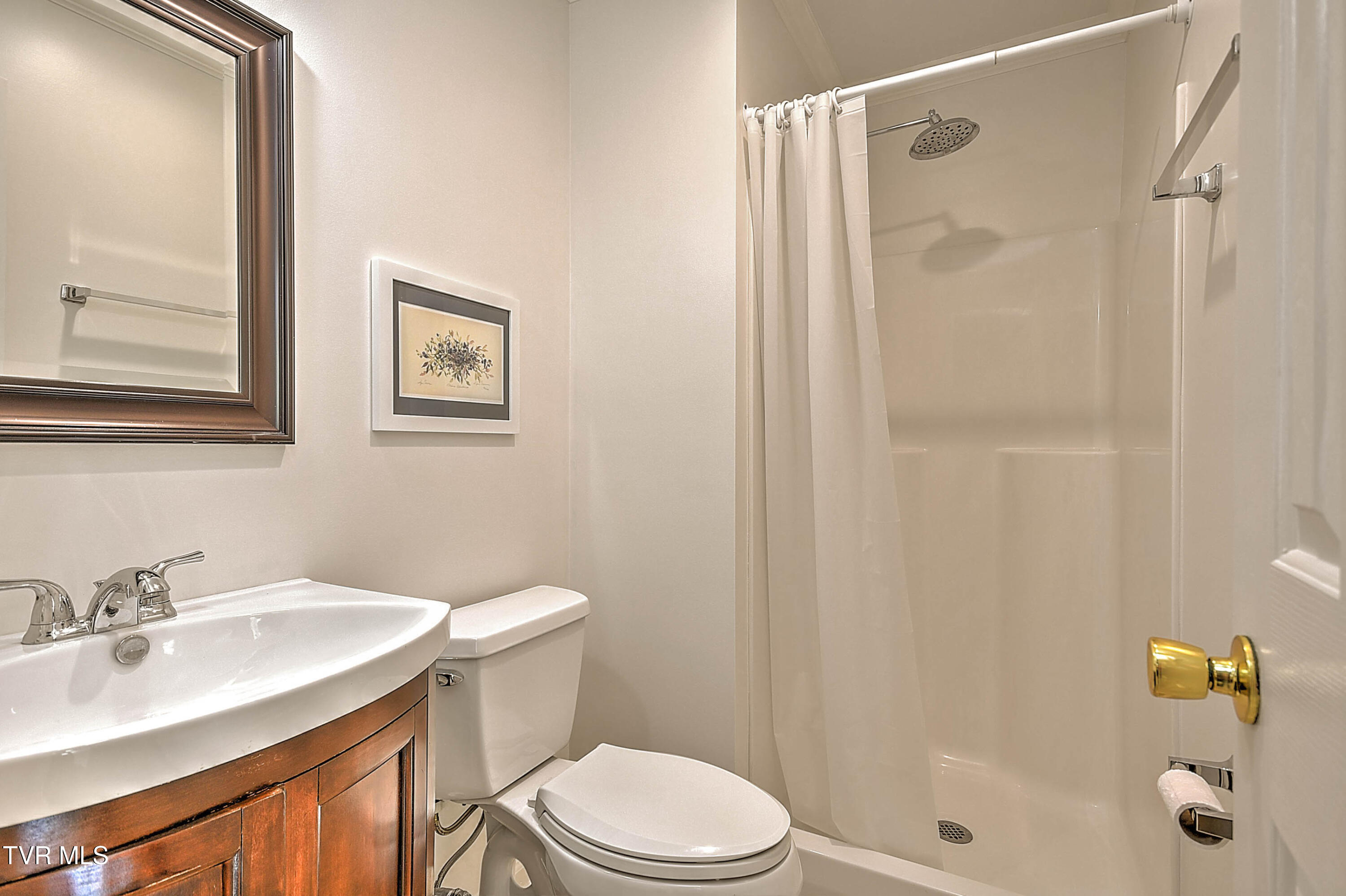 140 Robinson Walk, Unit B Bristol, TN 37620 - Photo 41 of 57 140 Robinson Walk GUnit-46