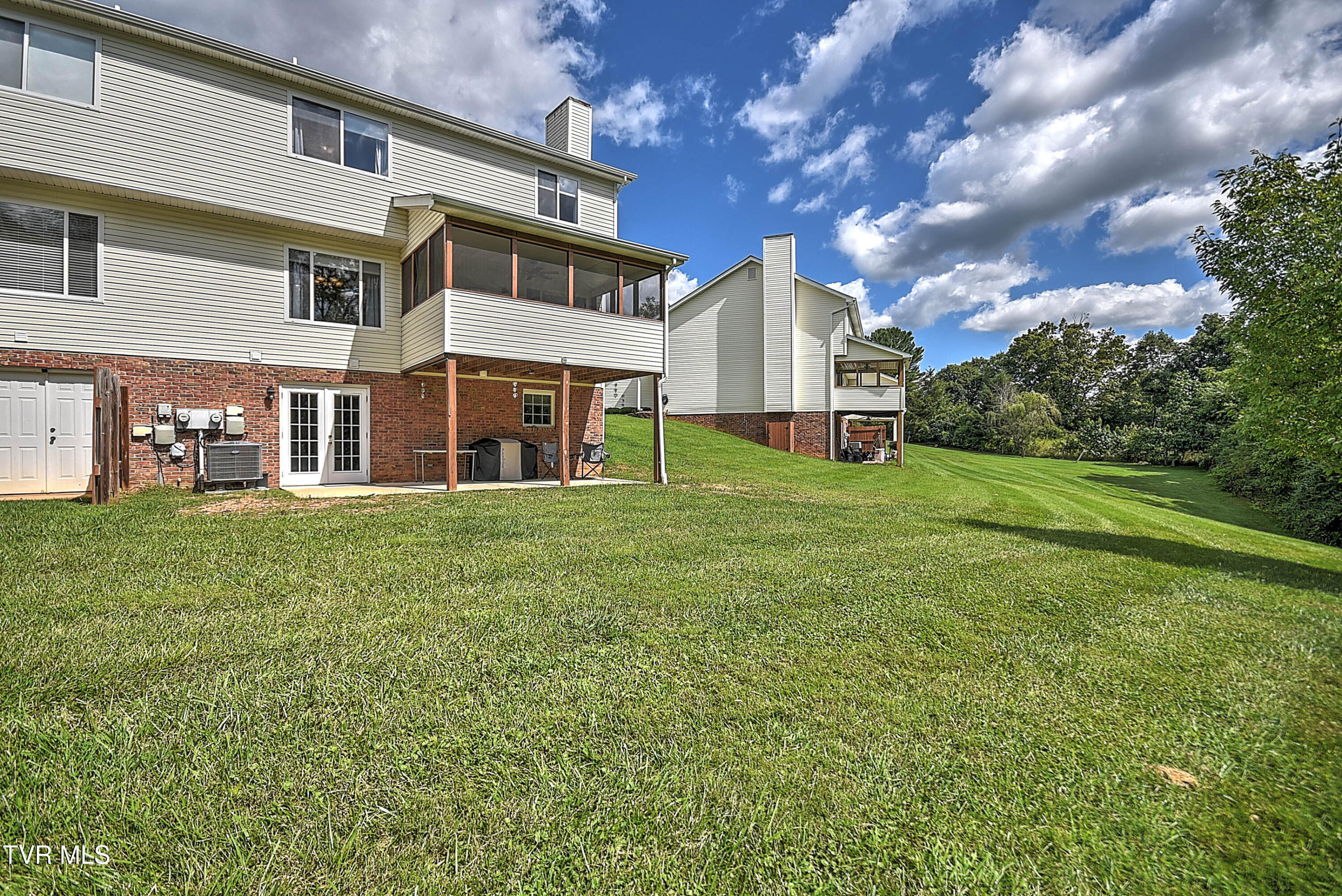140 Robinson Walk, Unit B Bristol, TN 37620 - Photo 47 of 57 140 Robinson Walk GUnit-54