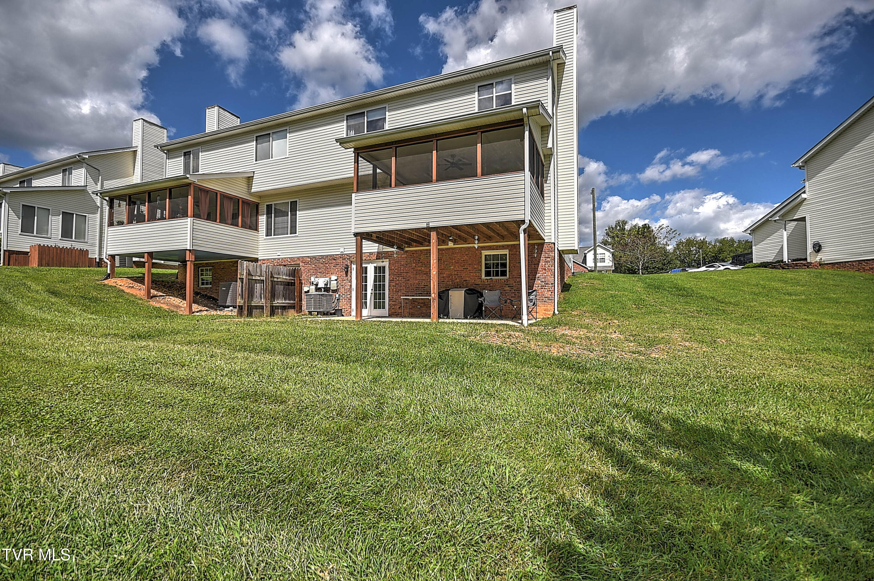 140 Robinson Walk, Unit B Bristol, TN 37620 - Photo 48 of 57 140 Robinson Walk GUnit-52