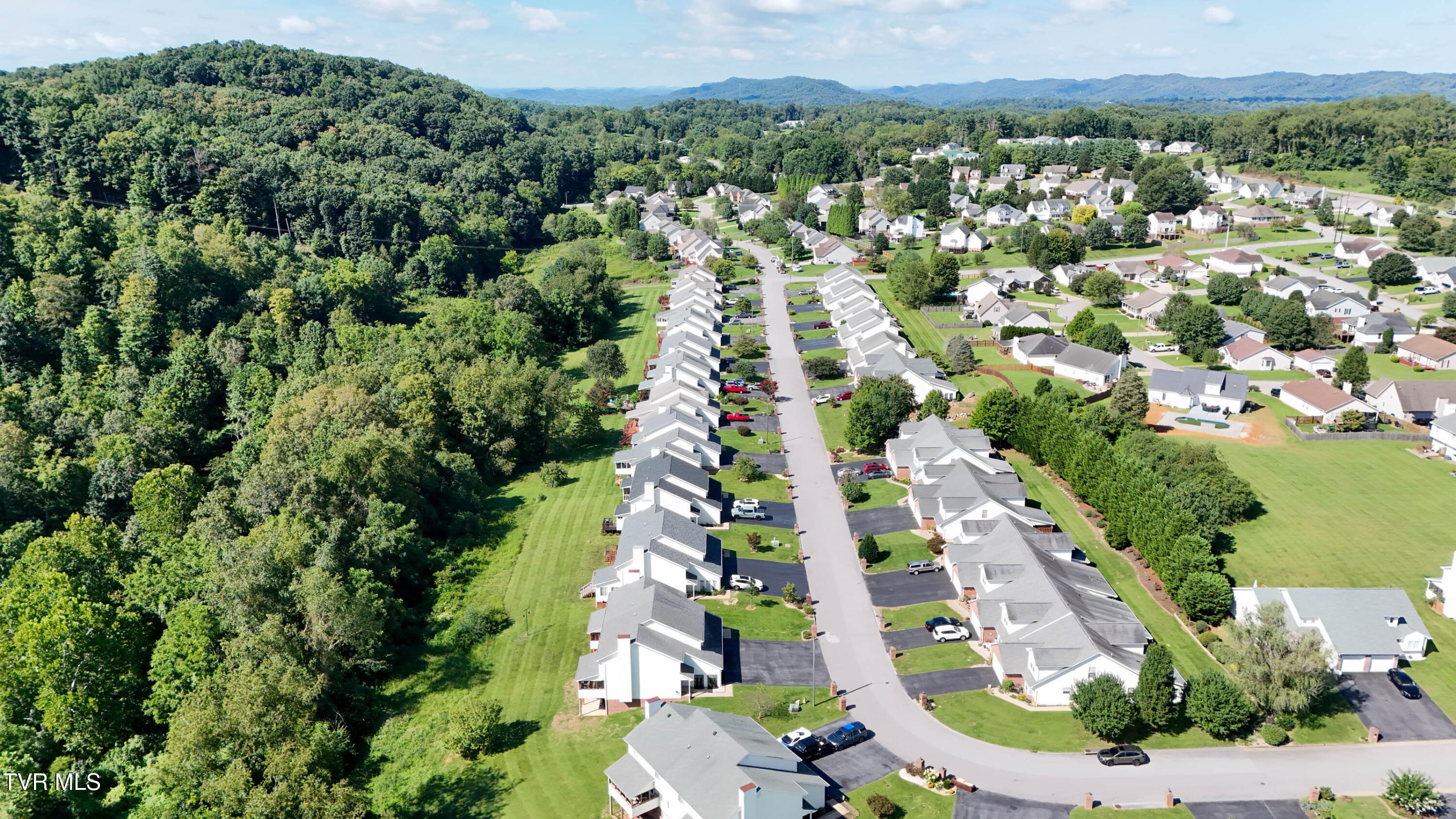 140 Robinson Walk, Unit B Bristol, TN 37620 - Photo 51 of 57 140 Robinson Walk Drone G UNIT-3