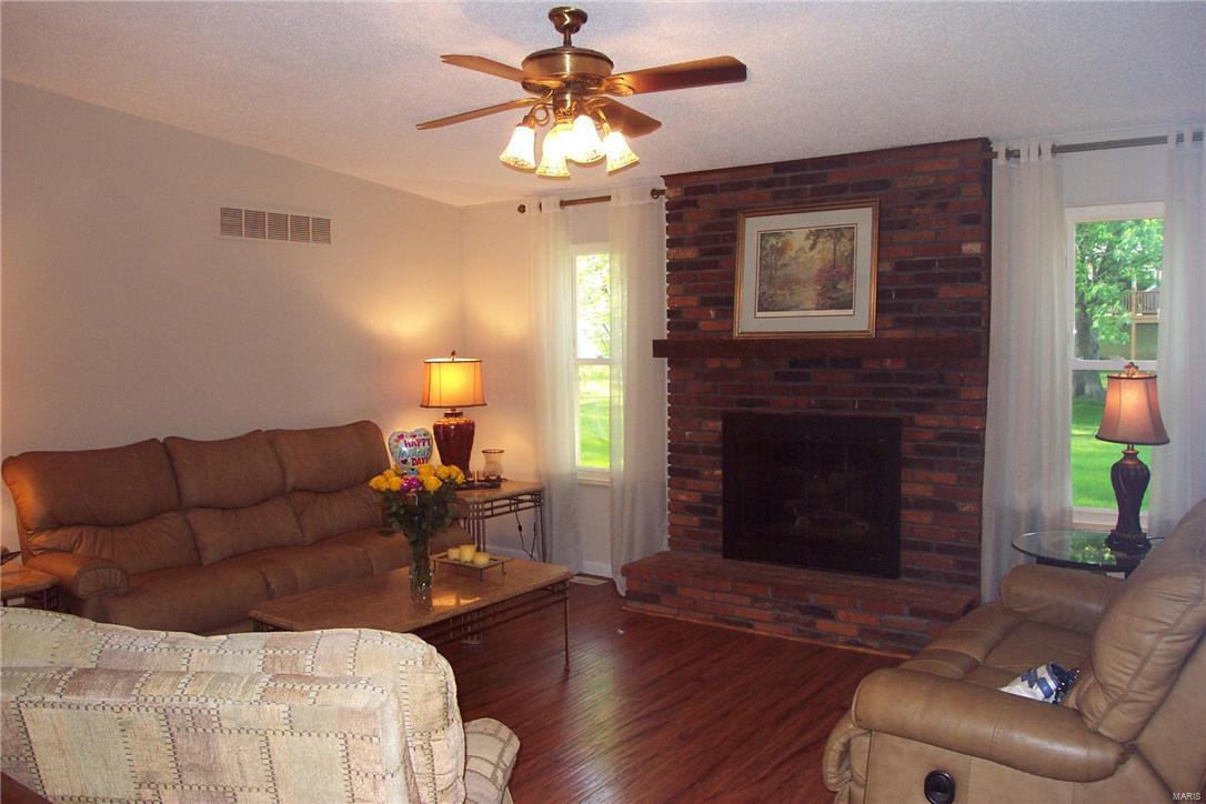 751 Shallowcreek Ballwin, MO 63021 - Photo 12 of 33 Gallery Image 12