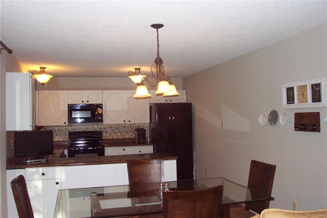 751 Shallowcreek Ballwin, MO 63021 - Photo 17 of 33 Gallery Image 17